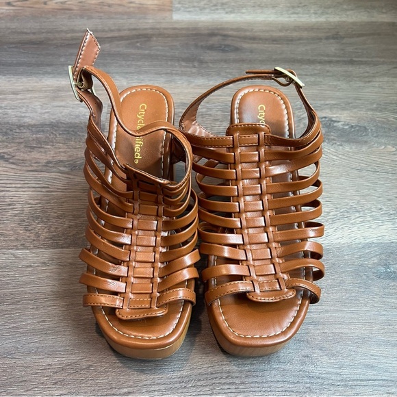 Windsor Platform Sandals with Woven Straps - Picture 3 of 9